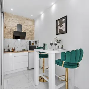  Appartamento 2 - Hyper Centre - Air-conditioned - Terrace - Quiet - Tramway - Equipped Kitchen - Wifi Francia